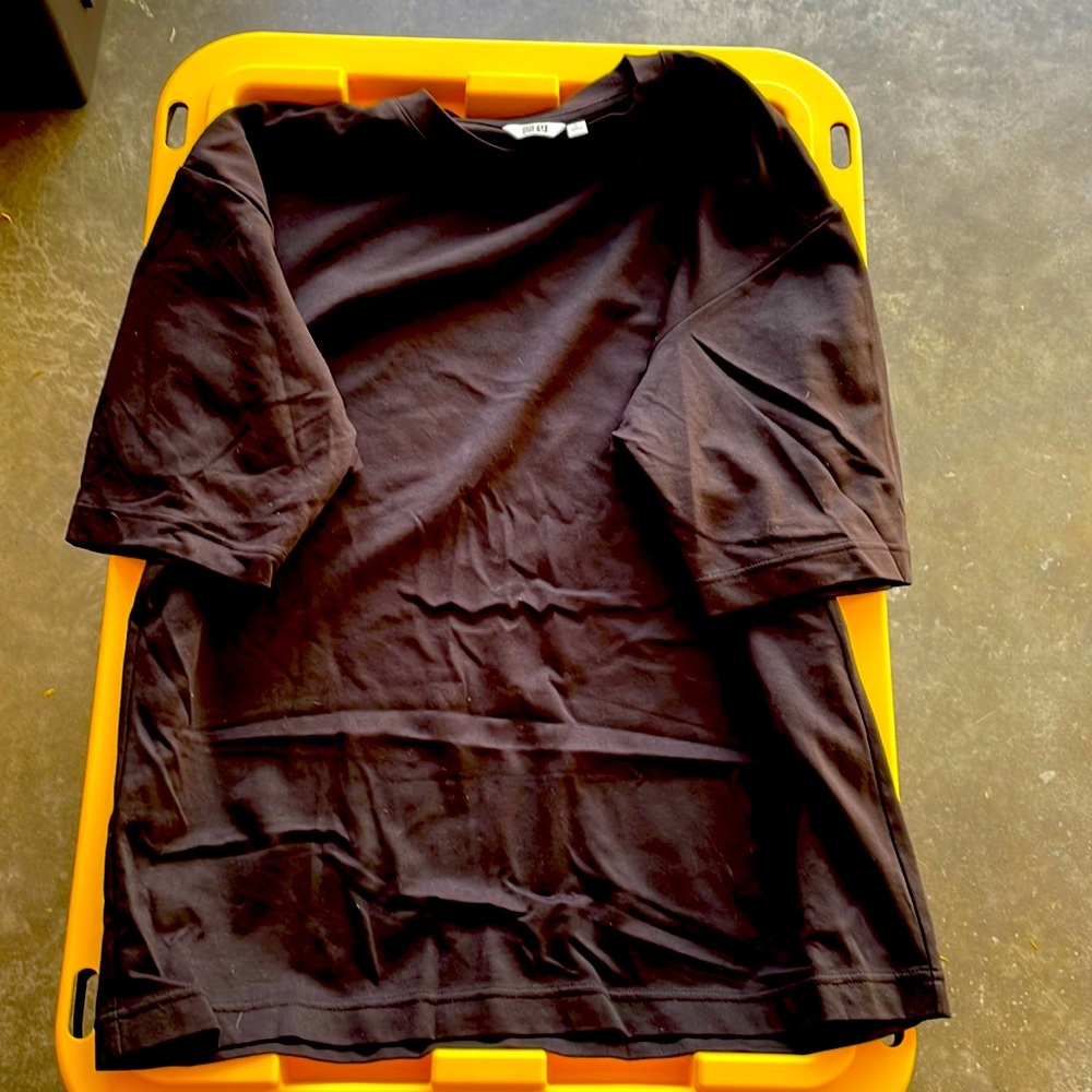 Uniqlo oversized Black T-shirt
